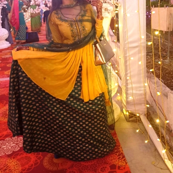 Other - Gorgeous lagenge